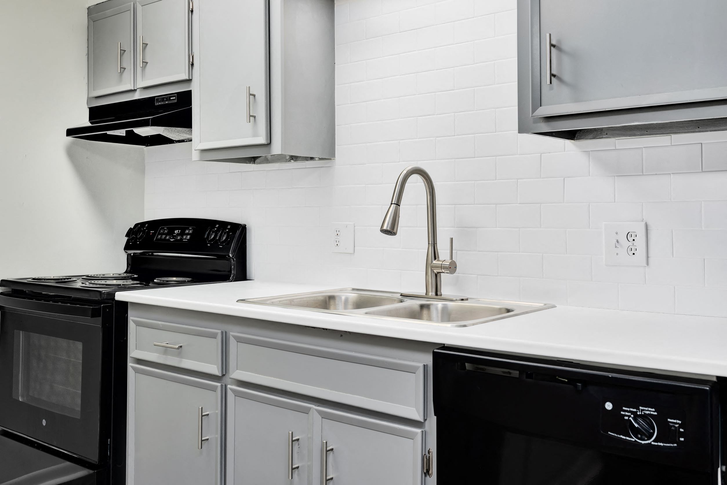 Magnolia Row is a similar property to Oakview Apartments located in Athens